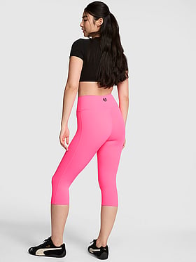 PINK Relay™ Capri Leggings