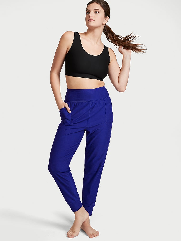 Victoria's Secret: Launches Yoga Pants and All Set to Motivate Indian Gals  Back in Shape